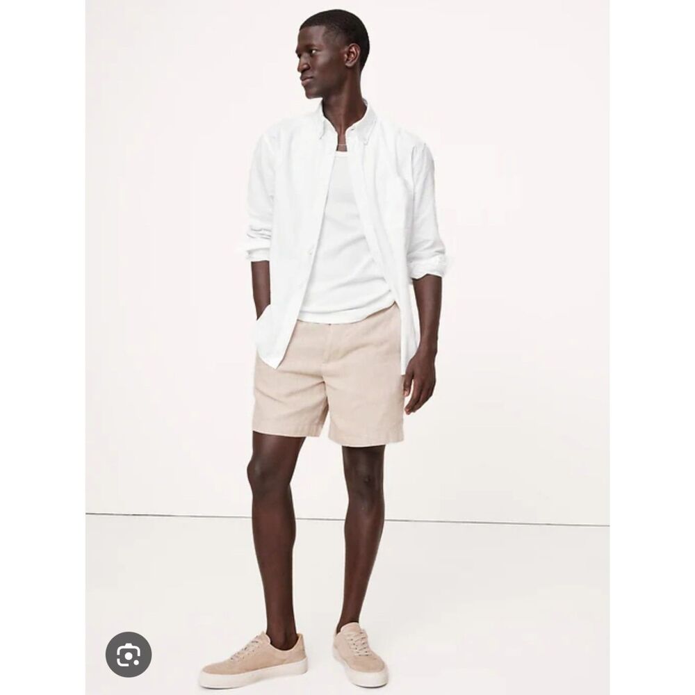 Men's Banana Republic Beige Linen 7" Shorts